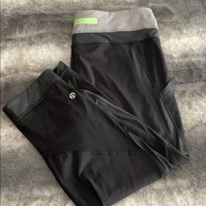 Grey lululemon capri leggings